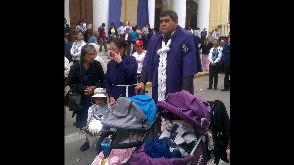 Inicia procesión del Señor de los Milagros en Chiclayo (VIDEO)