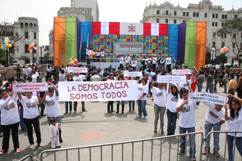 Celebran Día de la Democracia y su importancia para el país