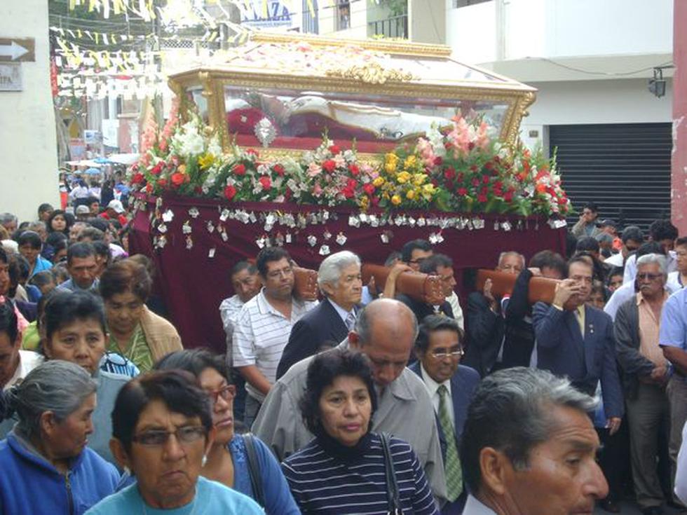 Devotos piden guía a Santa Fortunata