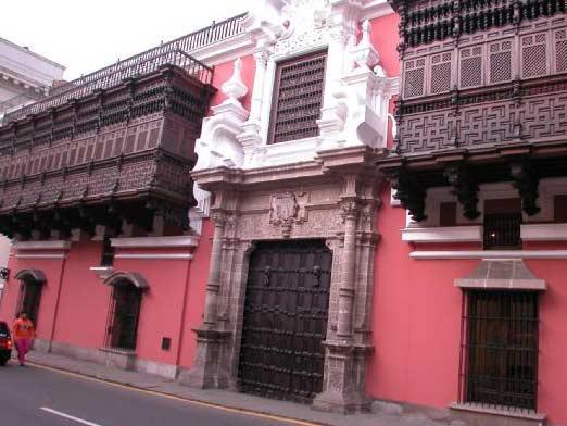 Cancillería instruye a embajada en Chile transmitir malestar por expresiones contra comunidad Bora