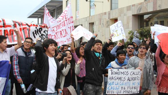 Huelga de universitarios cusqueños sigue sin solución