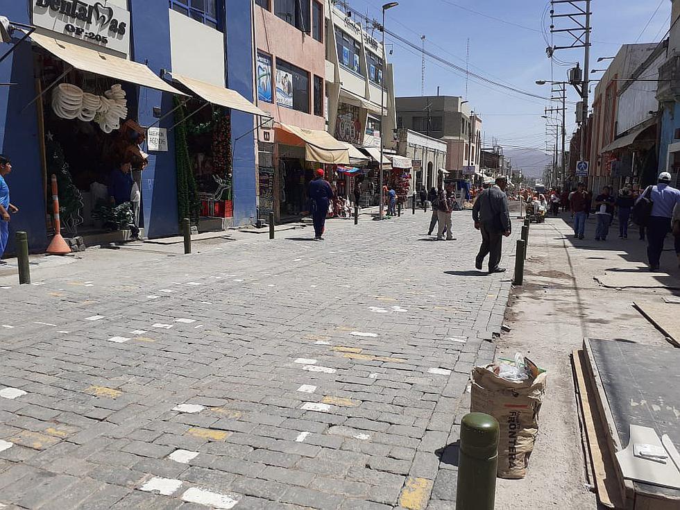 Calle San Juan de Dios es un peligro para compradores por fiestas de fin de año