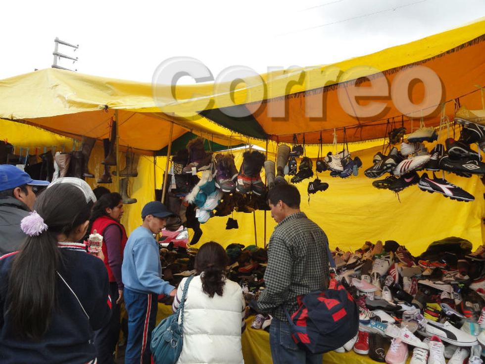 "Cachina" de Chilca ofrece los zapatos más baratos (Fotos)