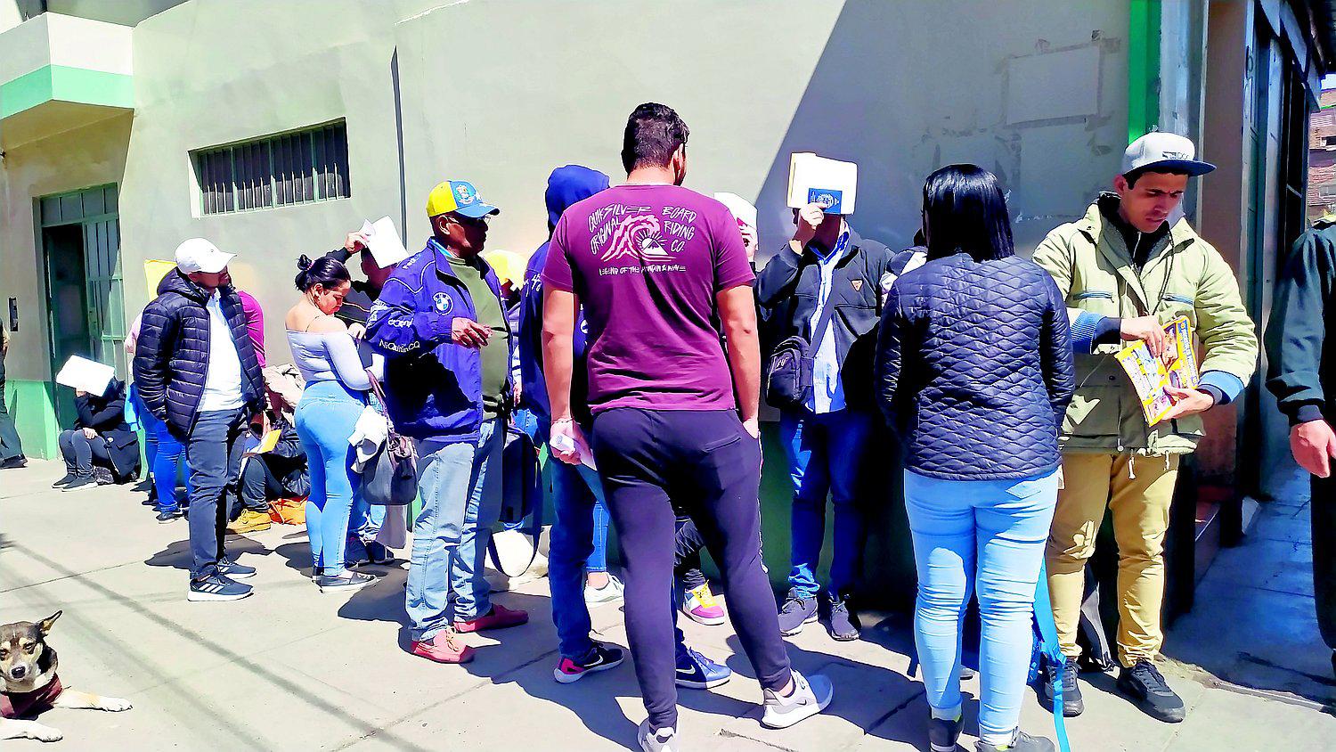 Venezolanos migran a Huancayo buscando tramitar  antecedentes policiales