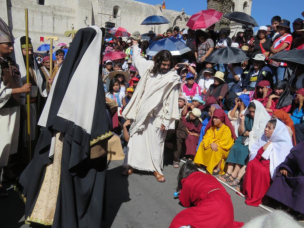 “Los políticos se pueden comparar con Caifas, que entregó a Jesús por sus ansias de poder” (FOTOS)