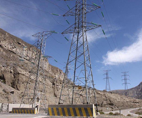 Economía: ​Líneas de transmisión eléctrica atraen a ocho inversionistas