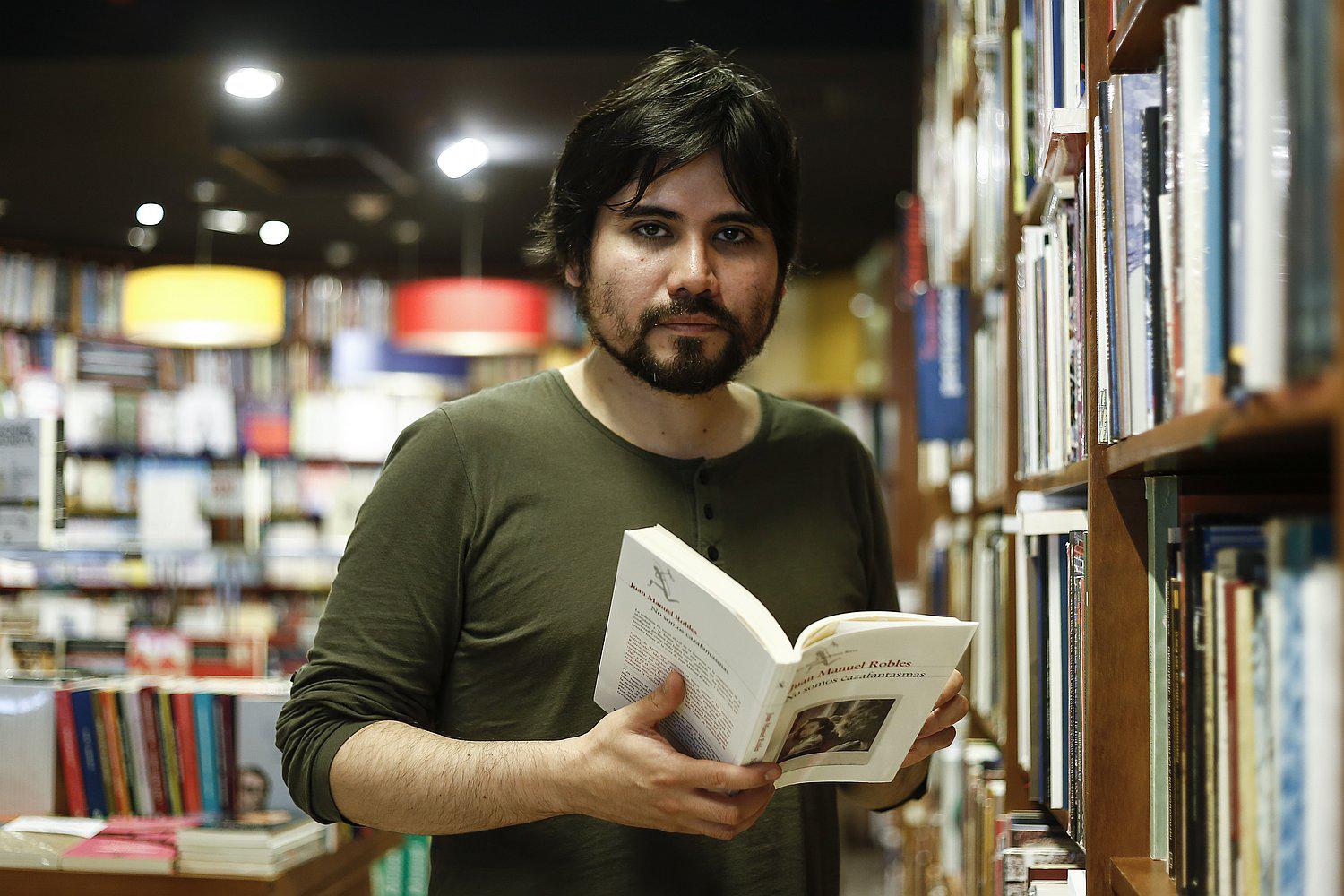 Juan Manuel Robles: “La memoria es un relato consciente”  