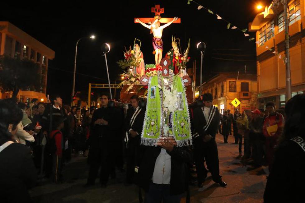 Ediles de Huancayo  recibieron al Señor del Cabildo 
