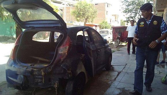 Lambayeque: ​Desconocidos quemaron automóvil del dirigente de construcción Civil (VIDEO)