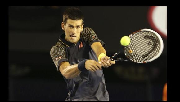 Djokovic sigue firme en el Abierto de Australia