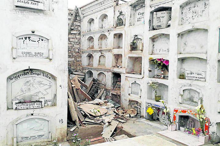 Cementerio de Chincha Baja está al borde del colapso