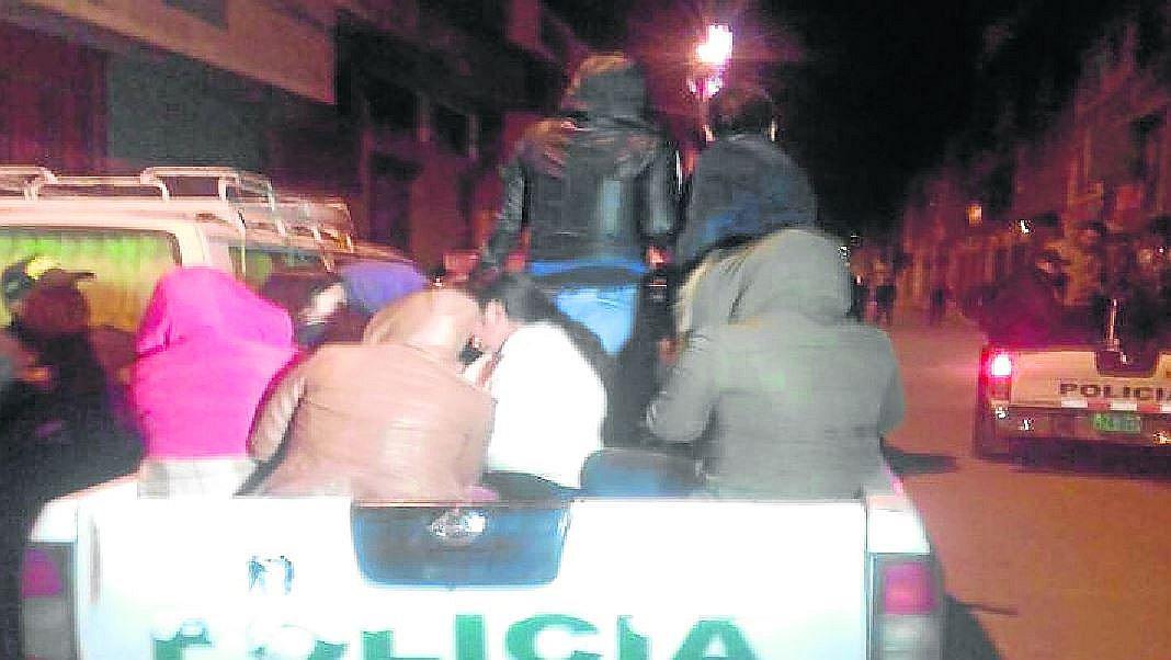 ​Rescatan a damas de compañía en locales ilegales de Juliaca