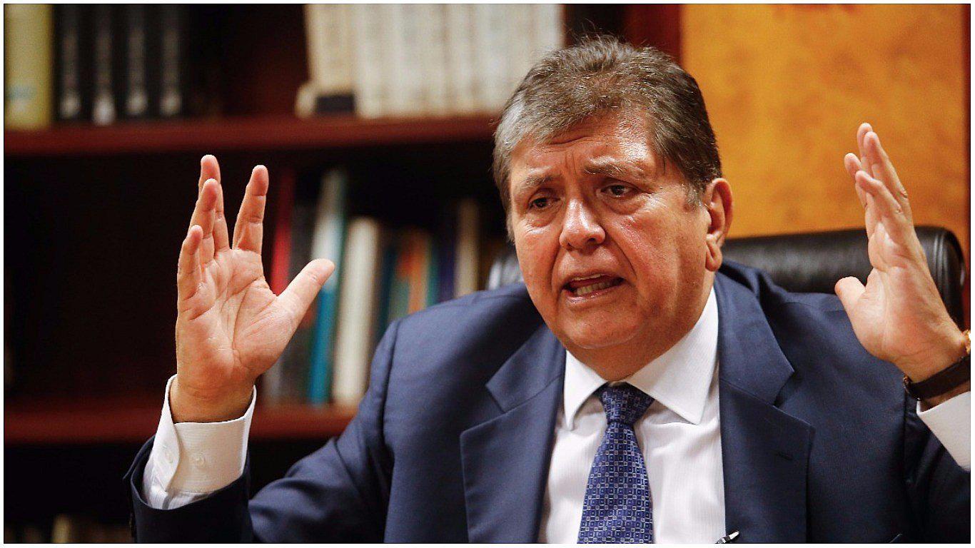 Alan García cuestiona a PPK y dice que problemas del país "no se remedian con más publicidad"