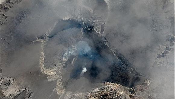 Erupción del volcán Ubinas causa interés en otros países