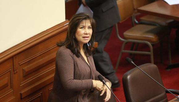 Martha Chávez quedó fuera de comisión de DDHH por falta de Quórum