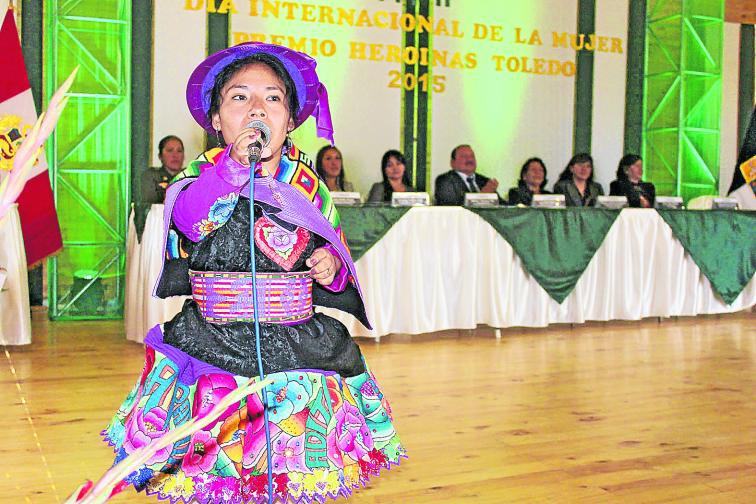 Municipio de Huancayo premia  a mujeres con corazón de oro