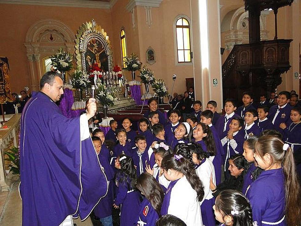 Niños expresan su fe en el Señor de los Milagros (FOTOS)
