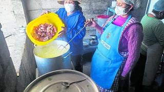 Reemplazan carne por huesos en olla común de Cayma