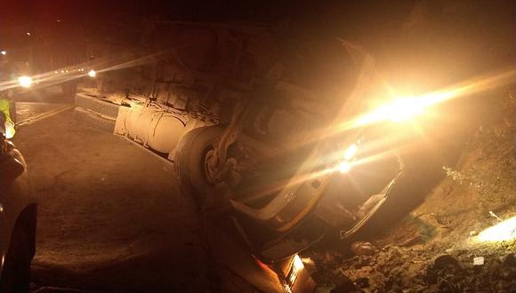 Transportista muere en volcadura de camión en carretera Arequipa - Puno 