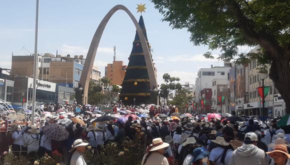 Paseo Cívico de Tacna lució abarrotado con miles de manifestantes entre las 10:30 a 12:00 h. (Foto: Correo)