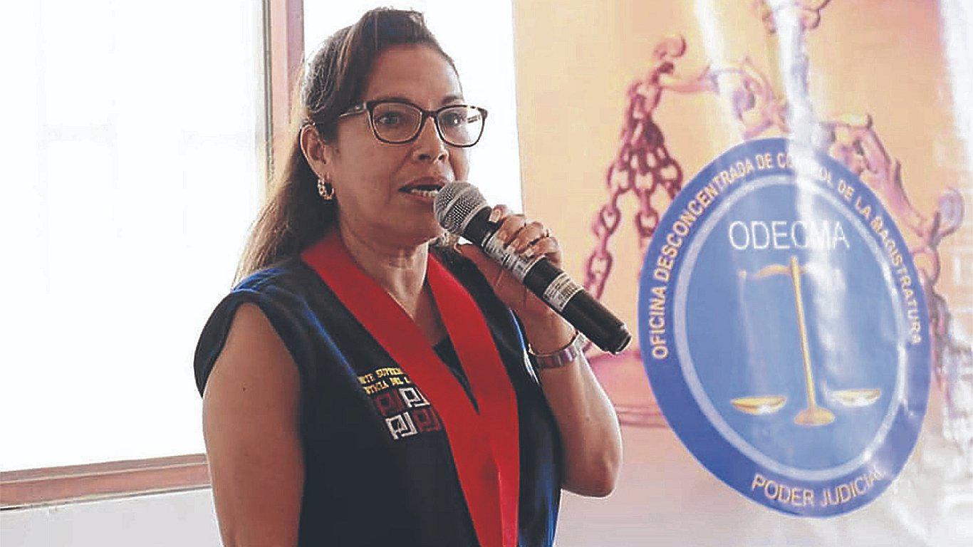 Jueces que conversaron con Hinostroza serán investigados en Lima