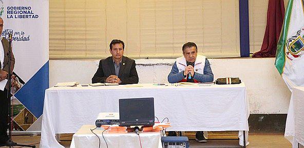 Llempén anuncia que asfaltarán 1,600 kilómetros de carretera 