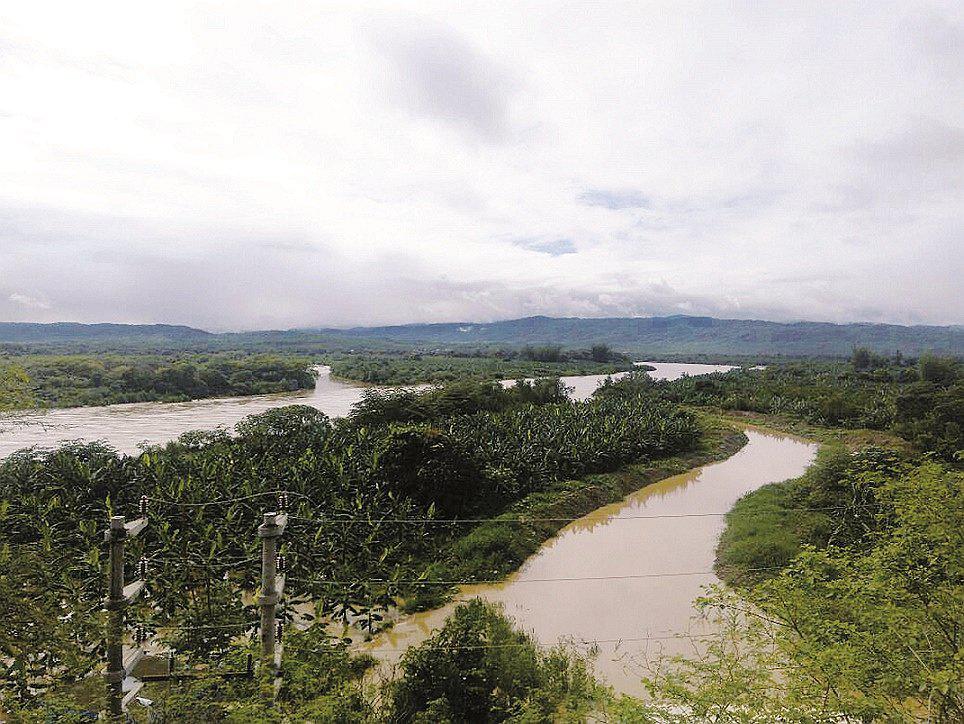 Tumbes: El desborde de los ríos Tumbes y Zarumilla inunda predios agrícolas