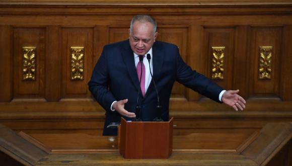 El domingo pasado,  un gasoducto operado por la estatal petrolera Pdvsa sufrió un fuerte incendio. A lo que Diosdado Cabello decidió culpar a Estados Unidos de esos "ataques". (Foto de Federico PARRA / AFP)