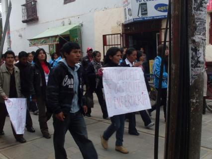   Estudiantes de UNH  salen en protesta 