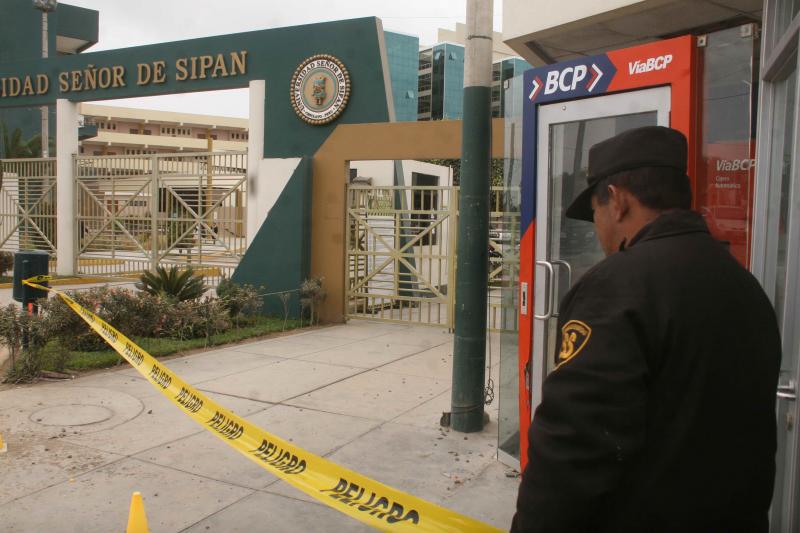 Roban más de 200 mil soles de cajero