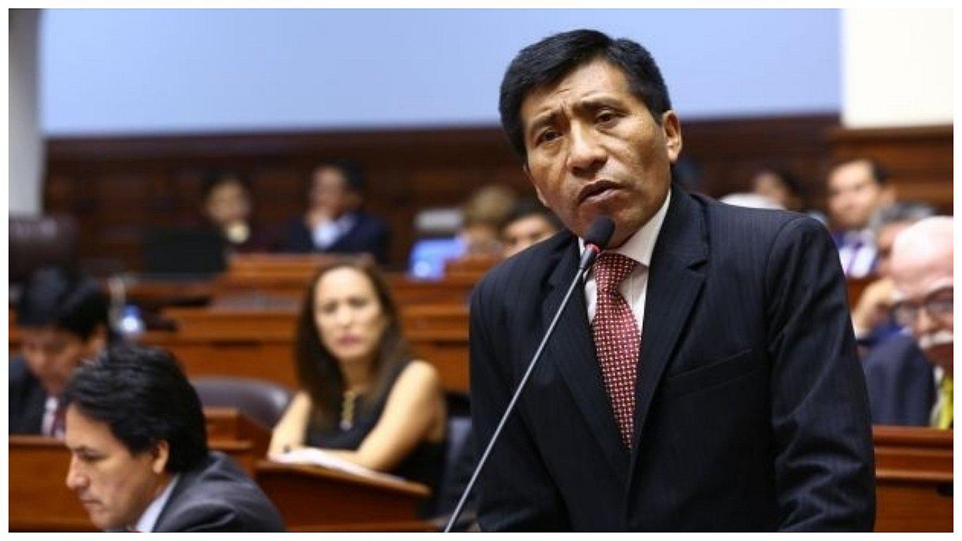 Fiscalía realizará peritaje a "kenjivideos" originales que entregará Moisés Mamani