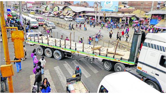 ​Más de 61 mil vehículos circulan por las vías de Huancayo, generando congestión
