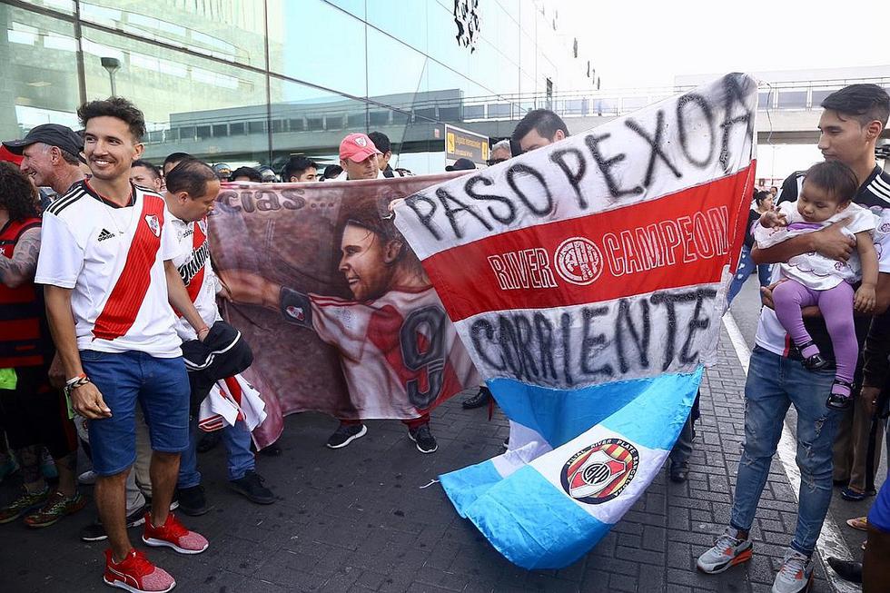 Copa Libertadores 2019: hinchas del Flamengo y River Plate llegaron al aeropuerto y ya viven la final (FOTOS)