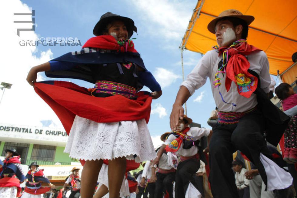 FOTOS: Huaylarsh se goza en distrito de Chupuro