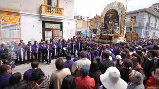 Así fue el primer recorrido del Señor de los Milagros en Huancayo (VIDEO)