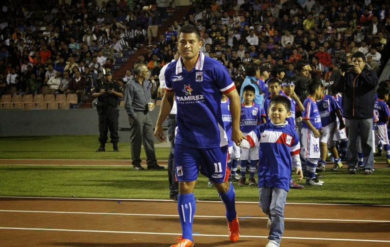 Futbolista pide su carta pase a candidato a FPF