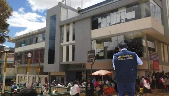 La Fiscalía Especializada en delitos de Corrupción de Funcionarios de Huánuco recaudó documentación de la oficina gerencial de Recursos Humanos de la Municipalidad Provincial de Pachitea (MPP)/Foto: Cortesía