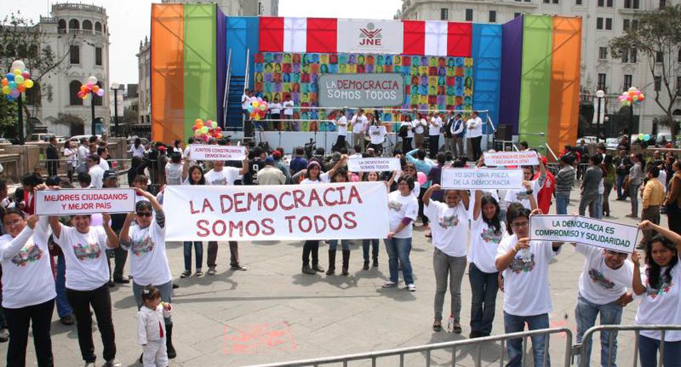 Celebran Día De La Democracia Y Su Importancia Para El País Peru Correo 9184
