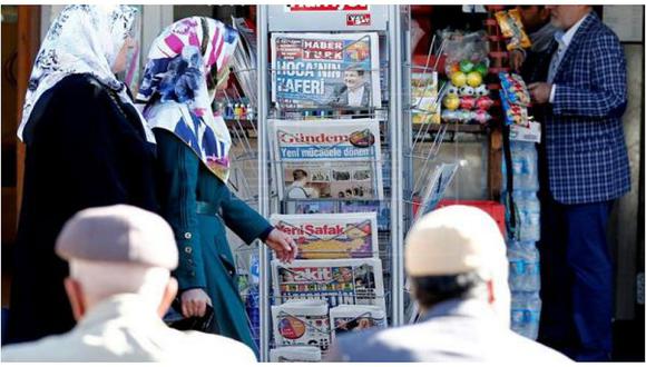 Turquía: 30 editoriales y 1.656 personas son censuradas por expresar su oposición