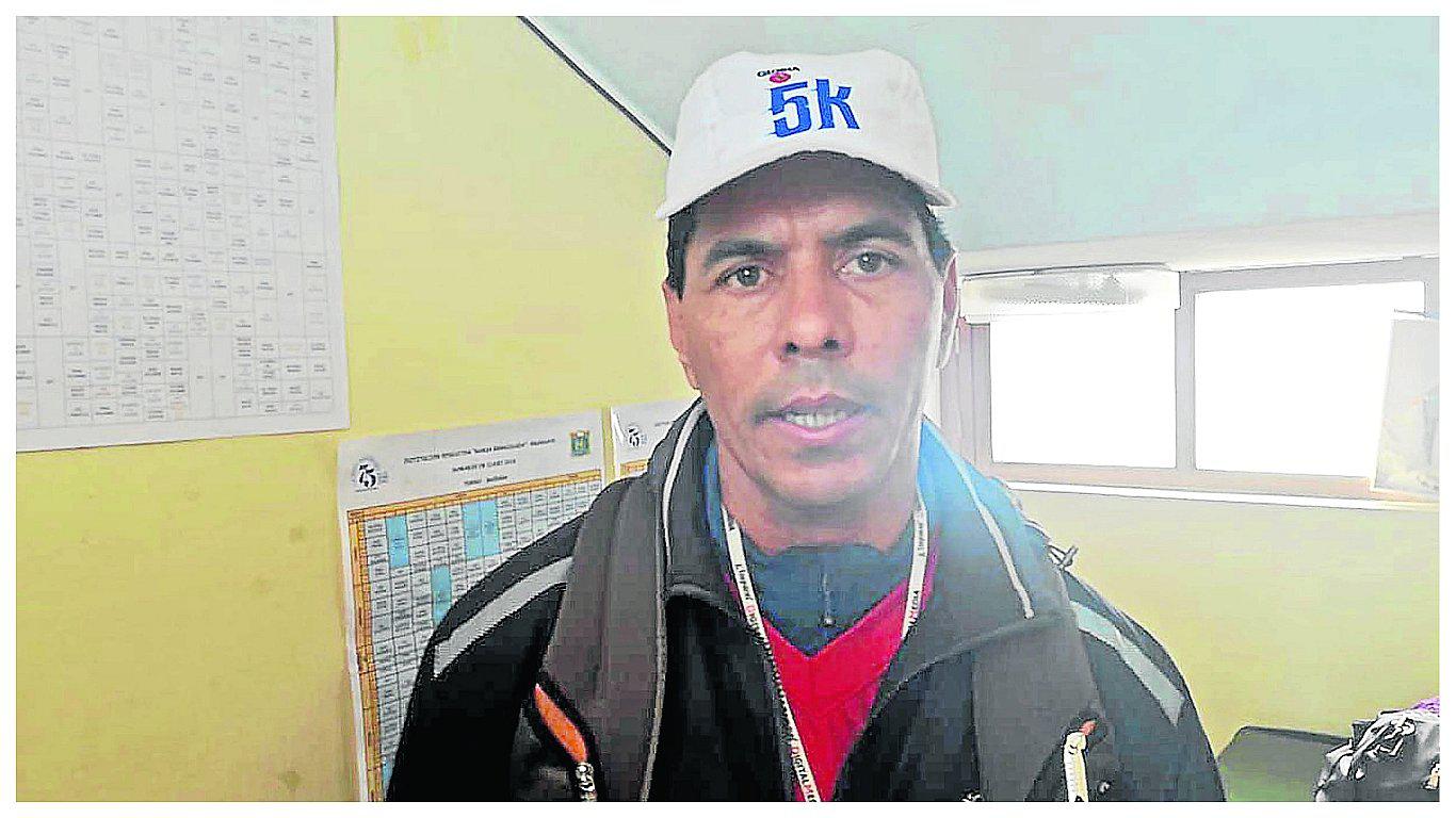 Formó deportistas en Venezuela y ahora enseña a alumnas de Huancayo