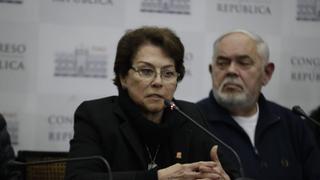 Oposición se divide y lanza a Gladys Echaíz