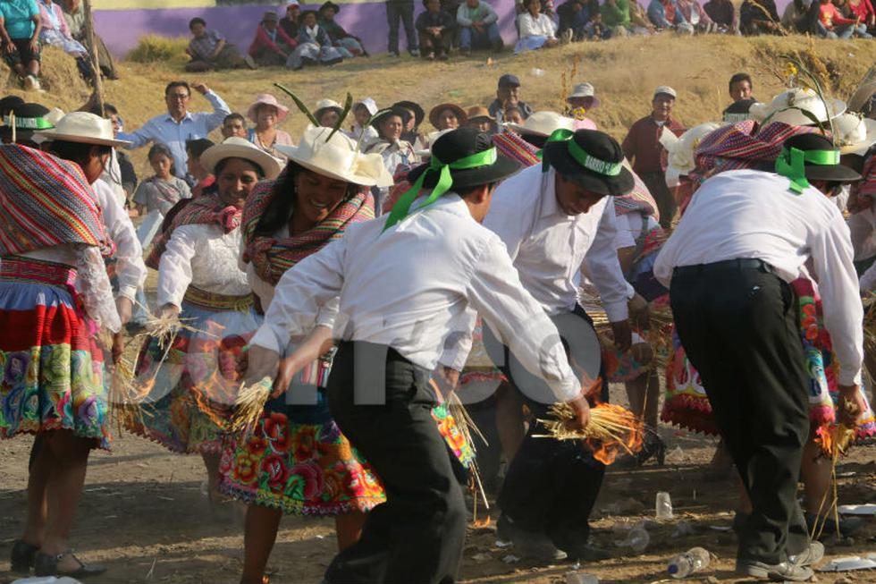 Así celebran humanos y animales en fiesta de Santiago (FOTOS)