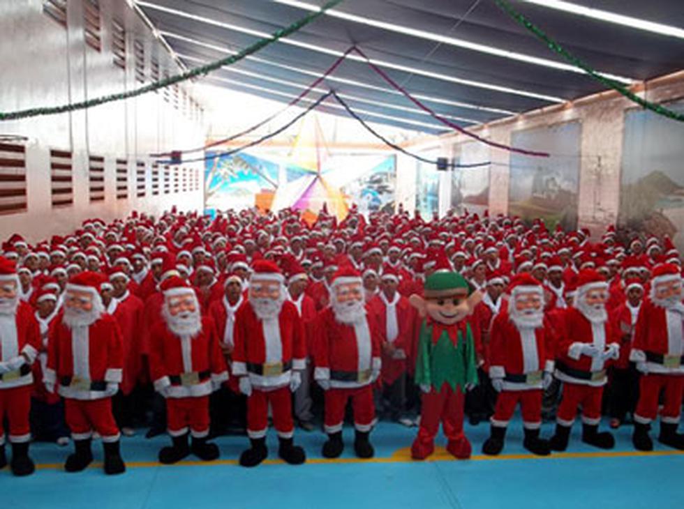 Con más de cien 'Papa Noeles' y singular nacimiento celebran Navidad en penal