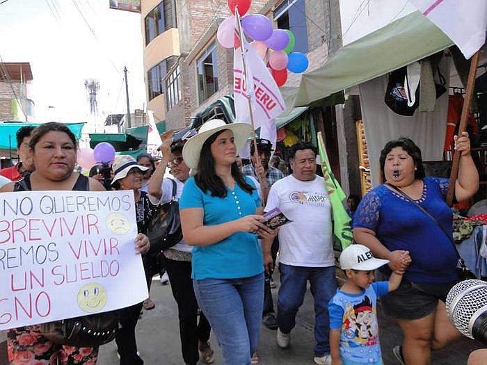Verónika Mendoza busca simpatizantes en Islay