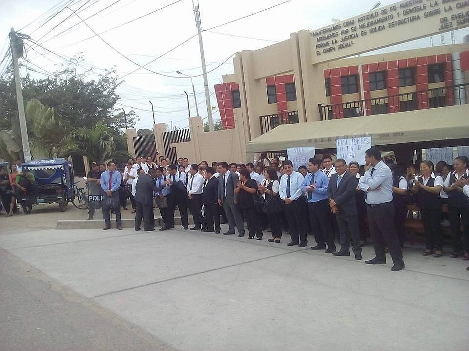 Tumbes: Trabajadores del Poder Judicial impiden ingreso a jueces y a la OCMA