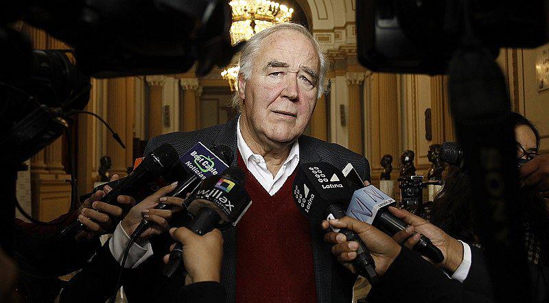 Víctor García Belaúnde cuestiona a Vizcarra por no elegir nuevo ministro de Defensa