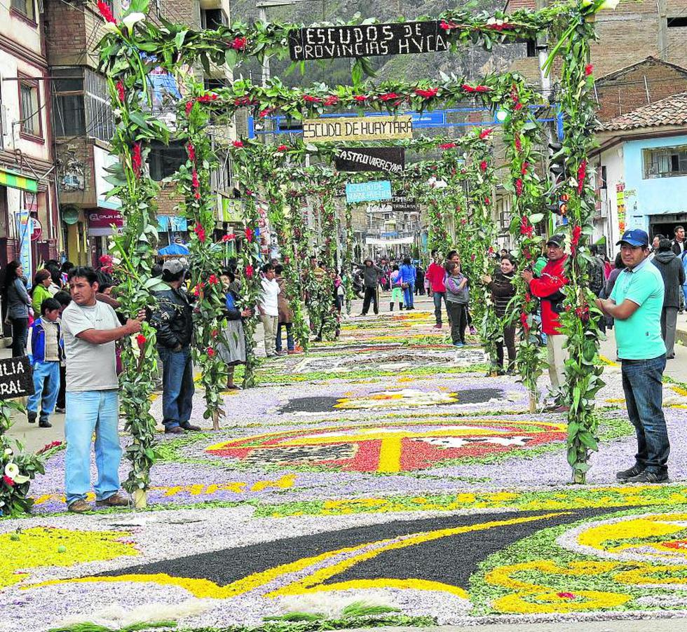 Señor Salvador del Mundo bendijo a huancavelicanos