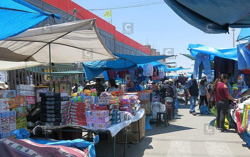 Autorizan a mil 450 ambulantes a armar ferias en Cerro Colorado