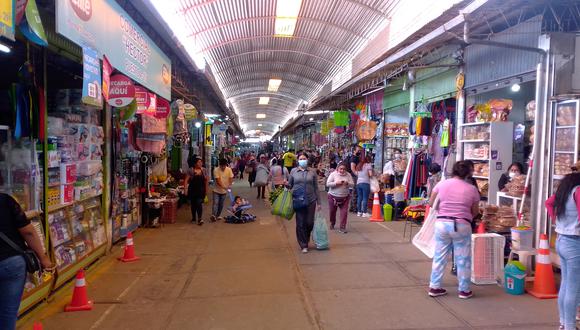 Alrededor de 2,700 puestos tiene el Mercado Mayorista Grau de Tacna. (Adrian Apaza)