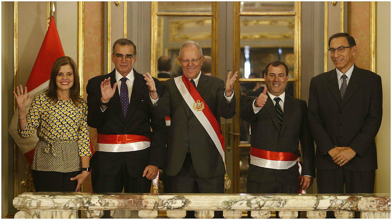 Bruno Giuffra y Pedro Olaechea juraron como ministros de Transportes y Producción [VIDEO]